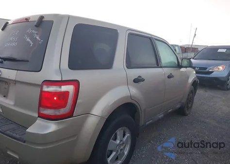 2011 Ford Escape Xls из США, поврежденный, VIN 1FMCU9C75BKC31140
